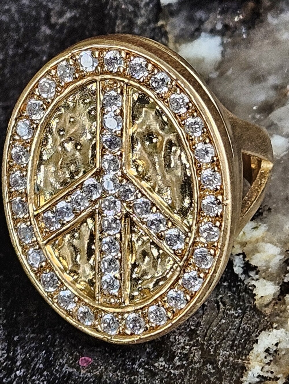 Glow by Sheila Fajl Peace Sign Ring Sz 7